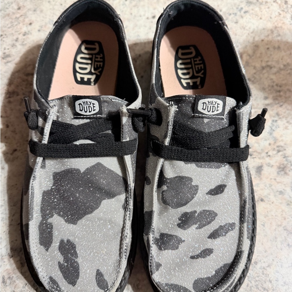 Hey Dude Woman’s Sparkling Cow Print Size 8.0